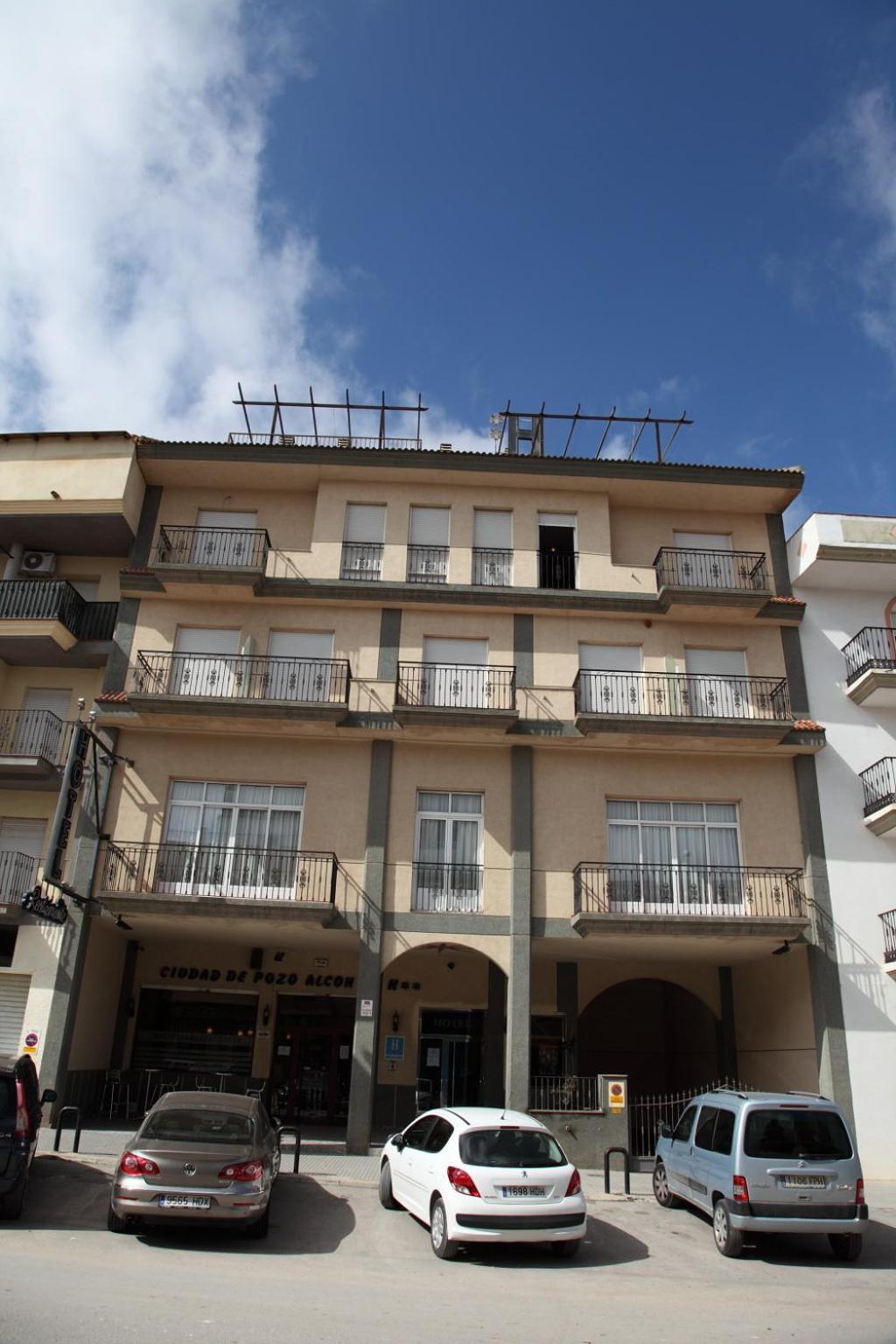 Hotel Ciudad Pozo Alcon Luaran gambar