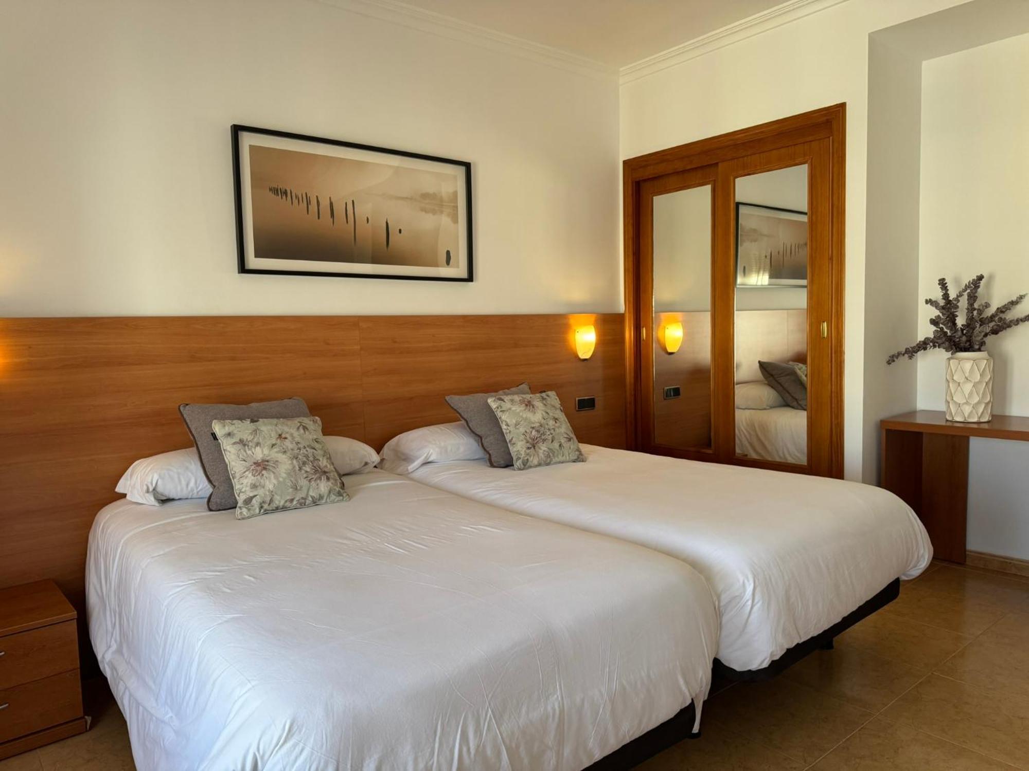 Hotel Ciudad Pozo Alcon Luaran gambar