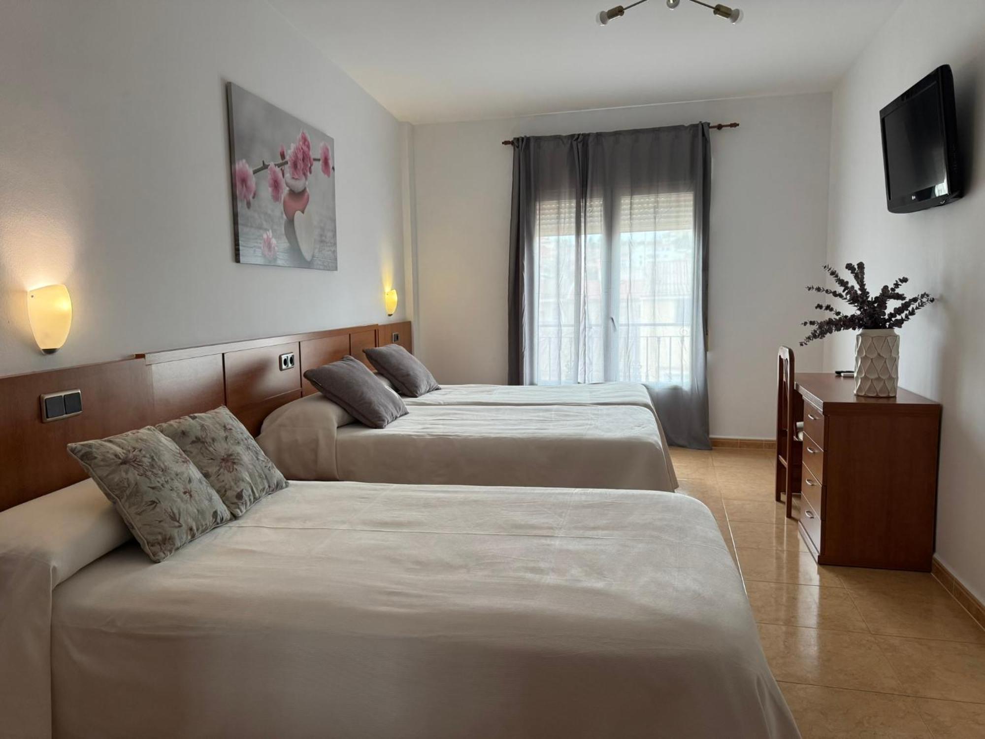 Hotel Ciudad Pozo Alcon Luaran gambar